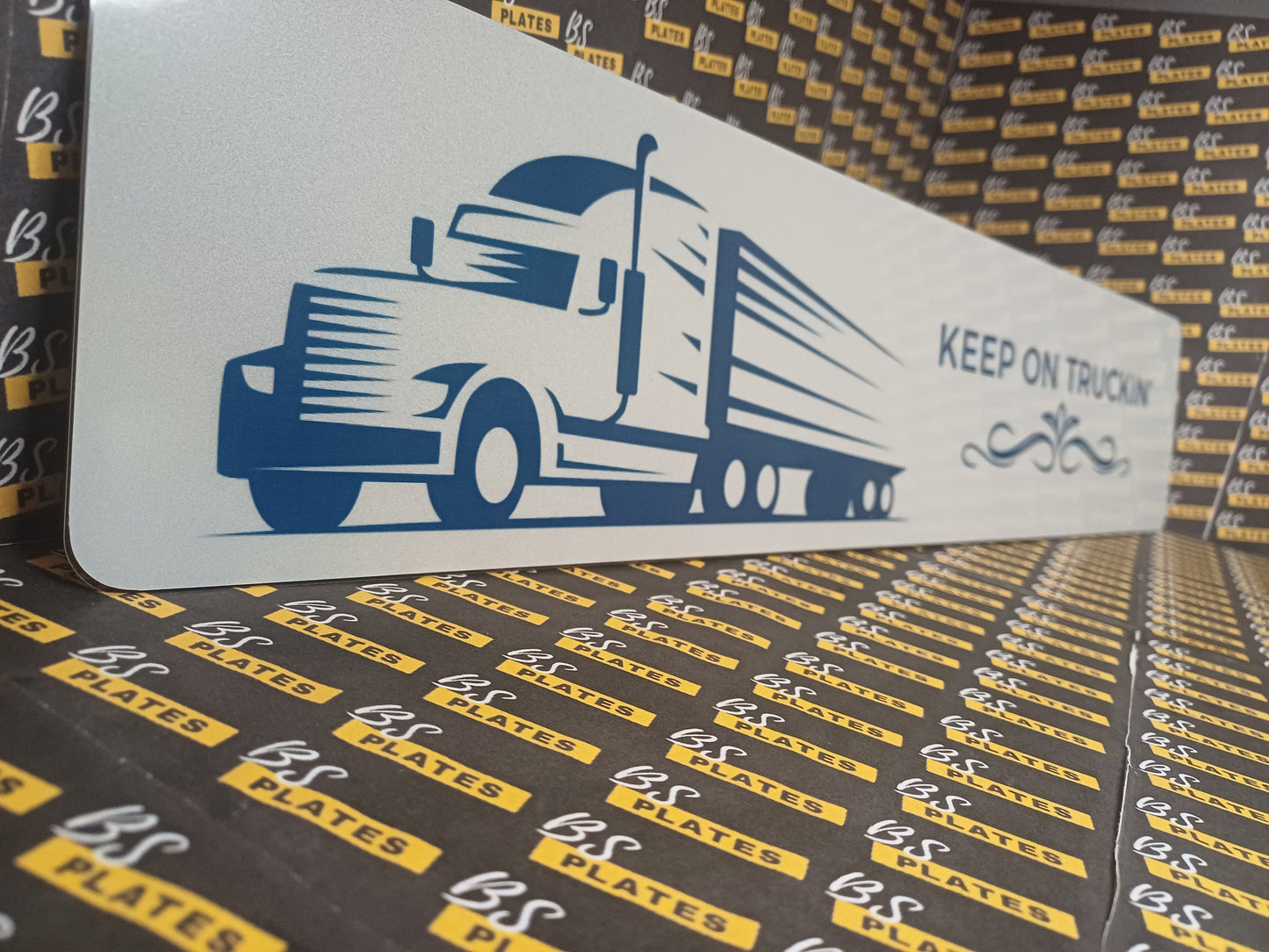 Keep On Truckin' Show Plate